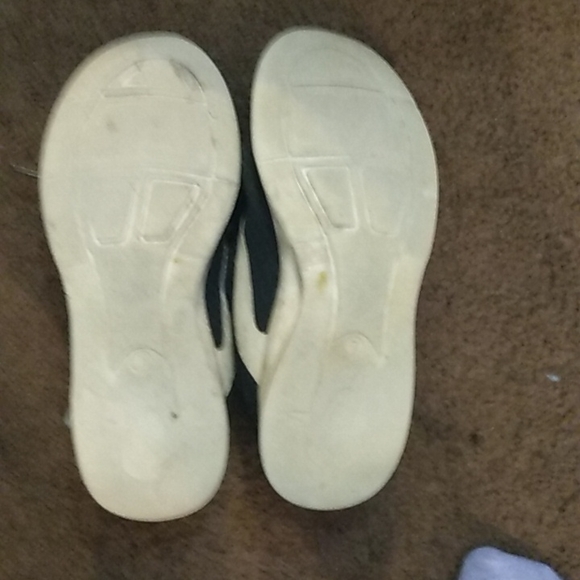 Shoes - Picture 6 of 6